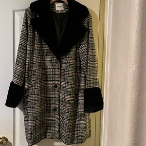 Plaid Coat Black Fur Collar Size 2x